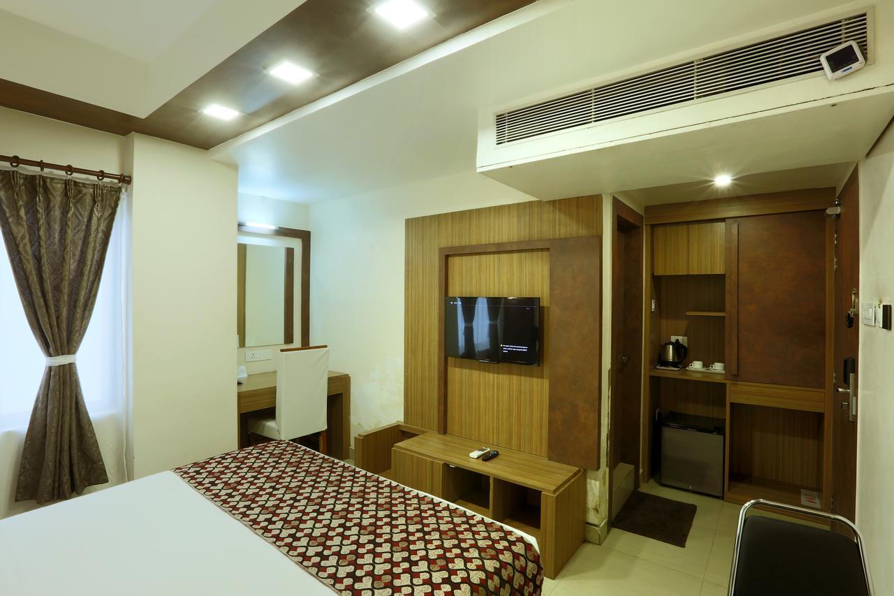 Hotel Sj International غاواهاتي المظهر الخارجي الصورة