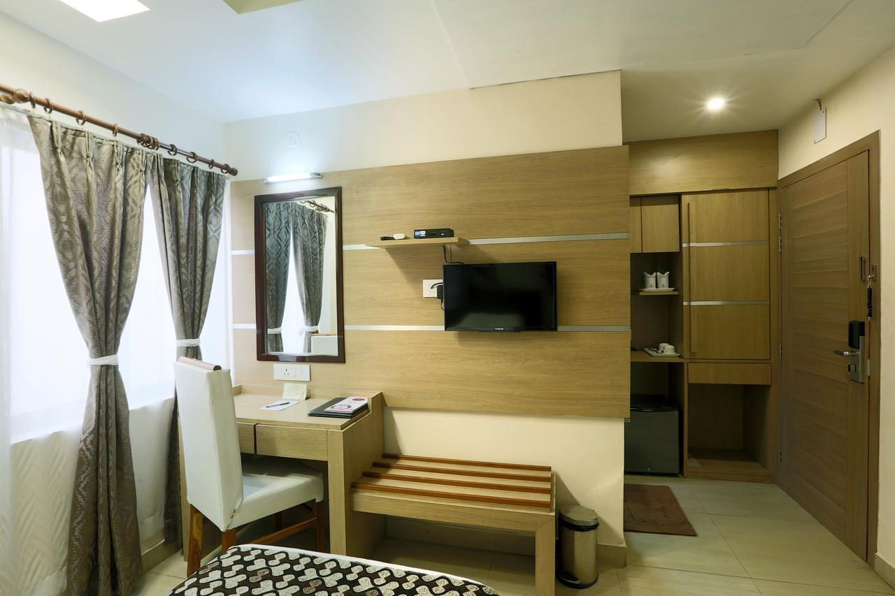 Hotel Sj International غاواهاتي المظهر الخارجي الصورة